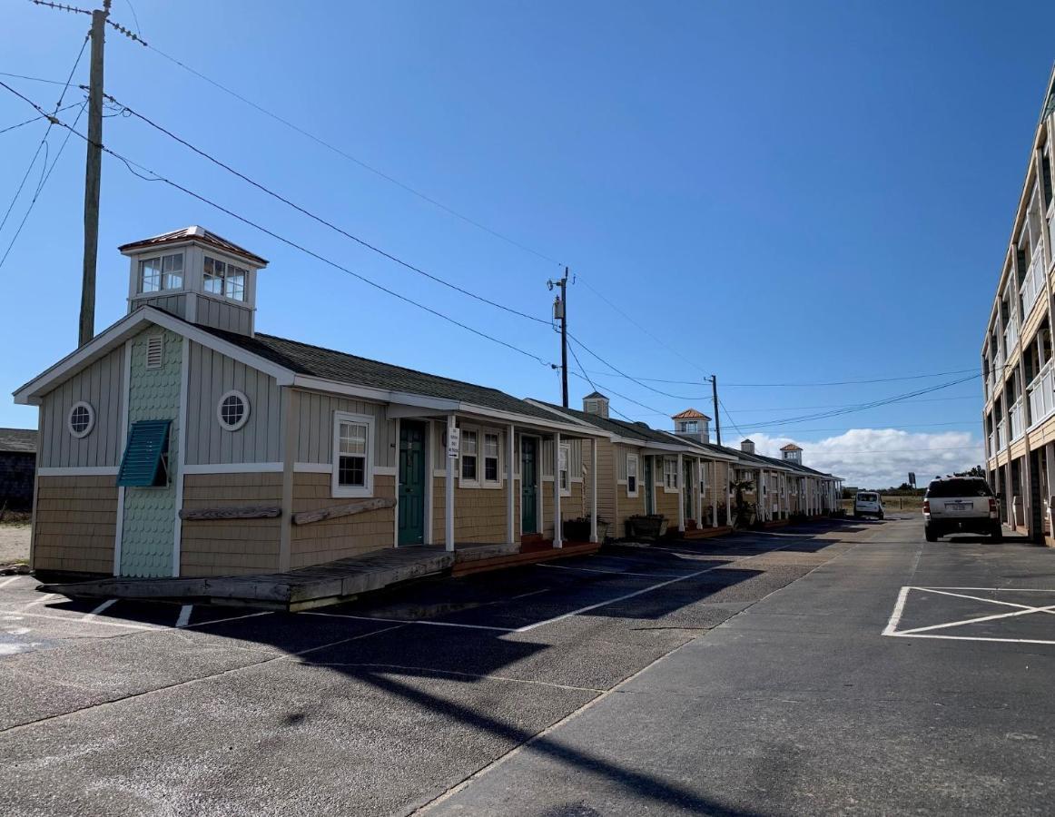 Sea Horse And Hotel Nags Head